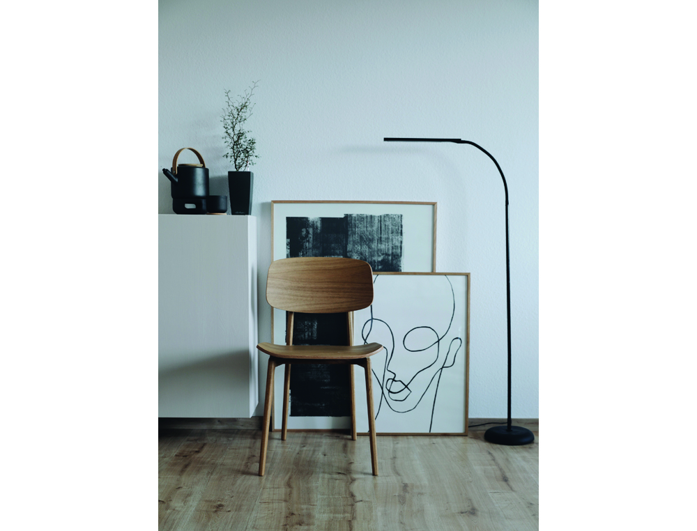 CANDEEIRO DE PE MAUL LED PIRRO ALUMINIO COR PRETO 1250X265X430 MM